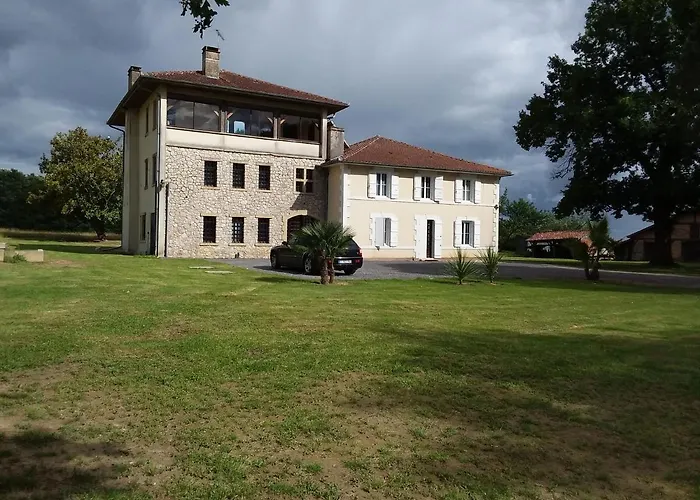 לינה וארוחת בוקר Labastide 3*