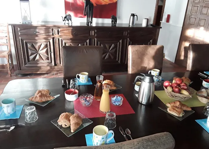 Labastide לינה וארוחת בוקר 3*