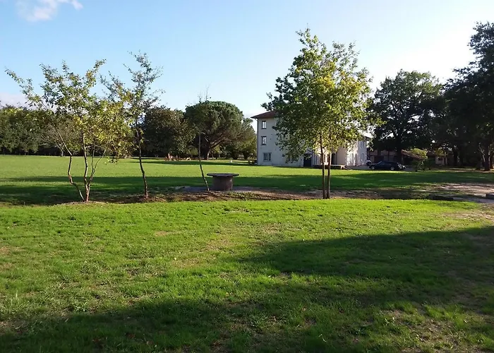 Labastide לינה וארוחת בוקר 3*