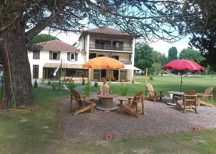 לינה וארוחת בוקר Labastide 3*