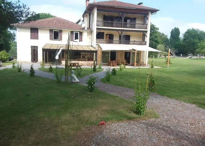 לינה וארוחת בוקר Labastide Villenave