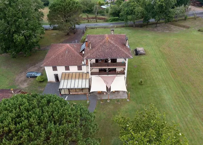 לינה וארוחת בוקר Labastide Villenave